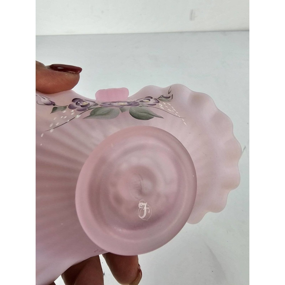 2001 Fenton Hand Painted Pink Chiffon Opalescent Satin Mini Basket S. Miller - Picture 6 of 6